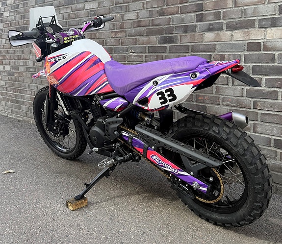Royal Enfield Himalayan 3 of 22