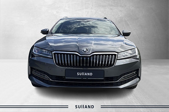 Skoda Superb 8 of 22