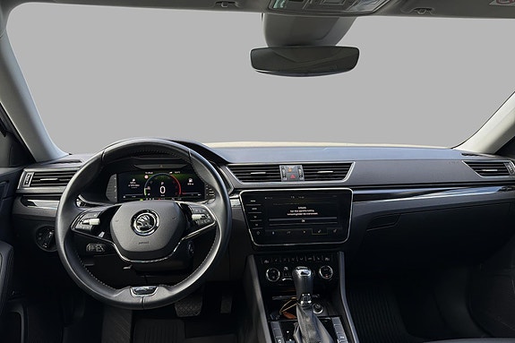 Skoda Superb 10 of 22
