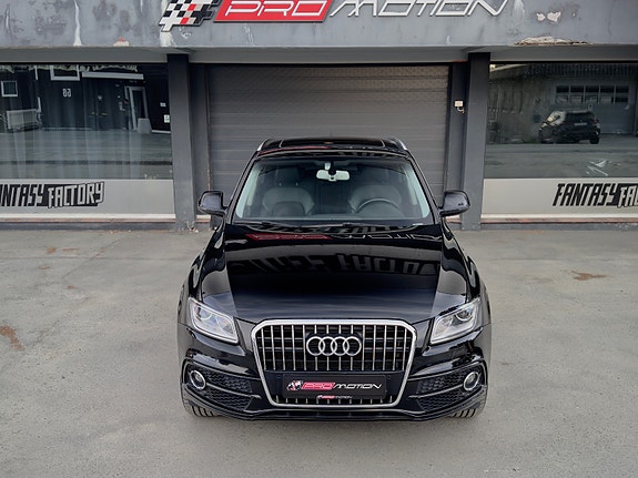Audi Q5 2 of 30