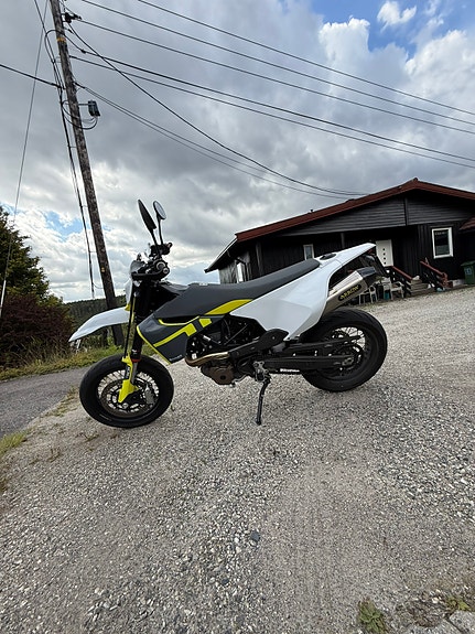Husqvarna 701 Supermoto 6 of 6