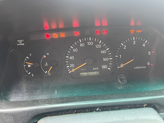 Toyota HiAce 6 of 6