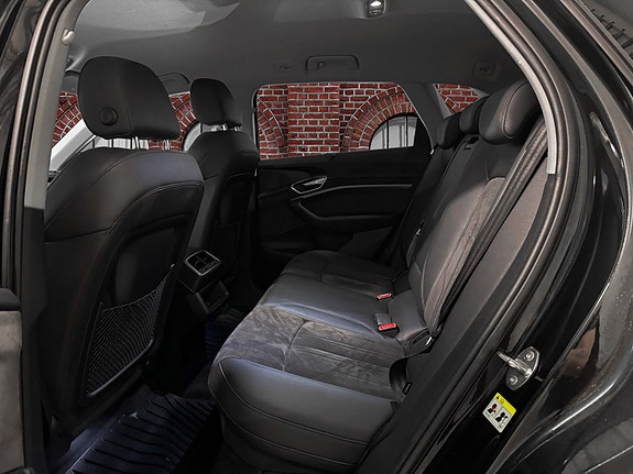 Audi e-tron 21 of 25