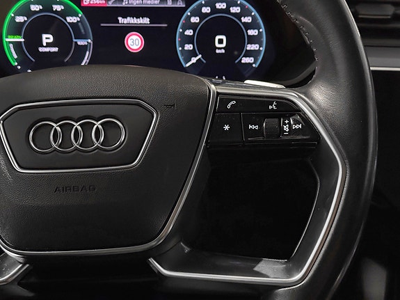 Audi e-tron 16 of 25