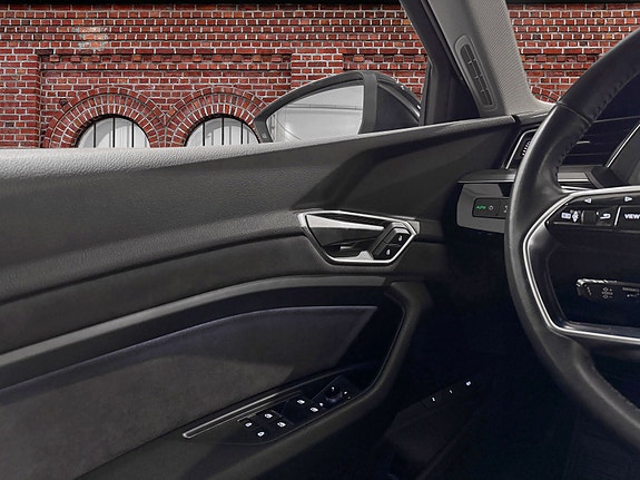 Audi e-tron 19 of 25