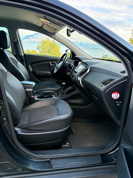 Hyundai ix35 4 of 6