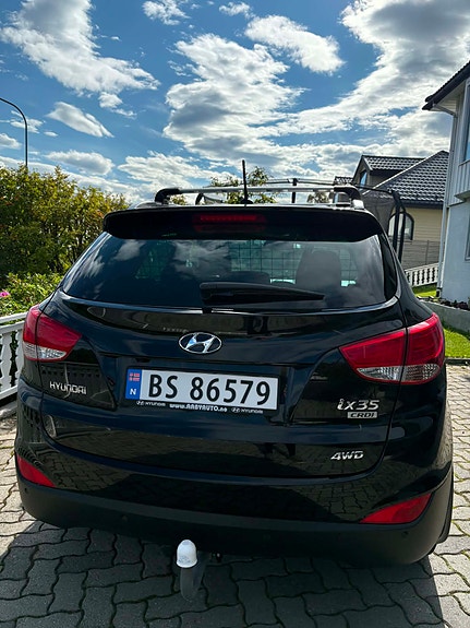 Hyundai ix35 2 of 6