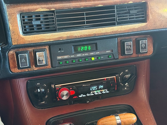 Jaguar XJS 14 of 21