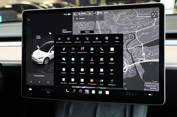 Tesla Model Y 22 of 29