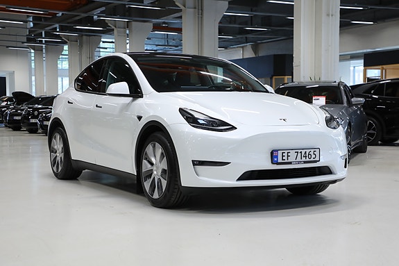 Tesla Model Y 2 of 29