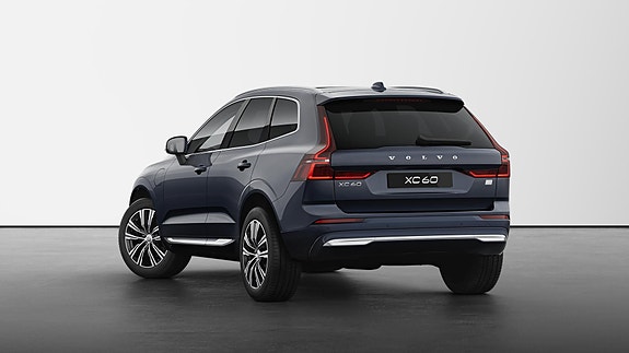 Volvo XC60 4 of 26