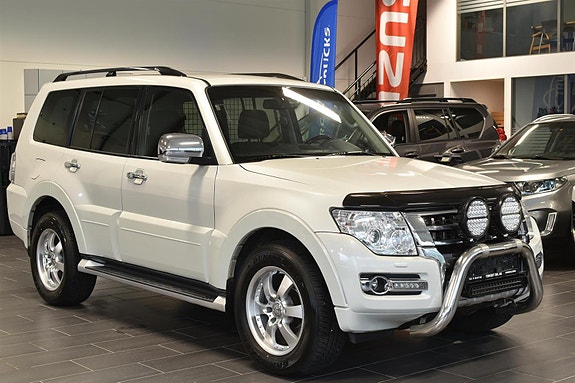 Mitsubishi Pajero 7 of 12