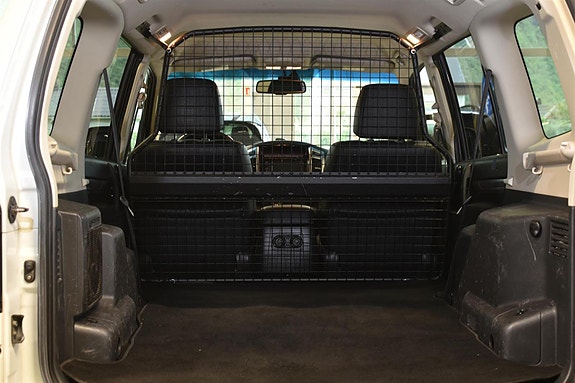 Mitsubishi Pajero 9 of 12