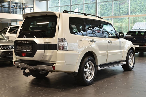 Mitsubishi Pajero 5 of 12