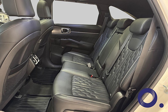 Kia Sorento 12 of 24
