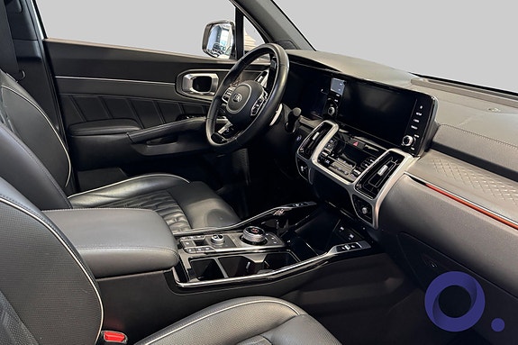 Kia Sorento 8 of 24