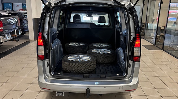 Volkswagen Caddy Maxi 11 of 30