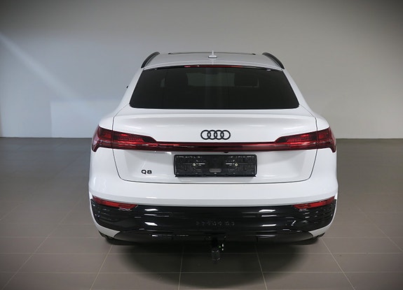 Audi Q8 e-tron 6 of 22
