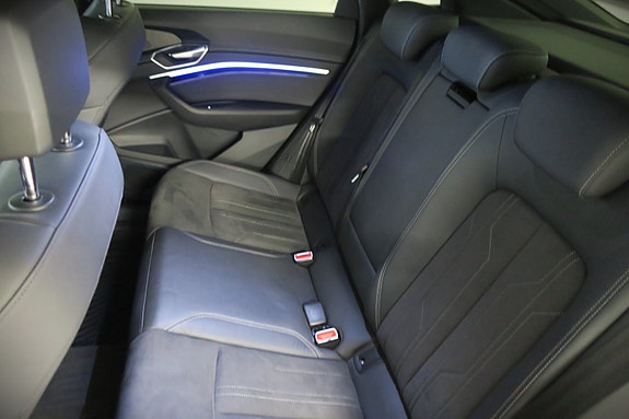 Audi Q8 e-tron 10 of 22