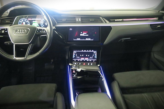 Audi Q8 e-tron 12 of 22