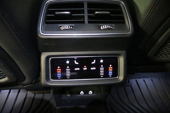Audi Q8 e-tron 11 of 22