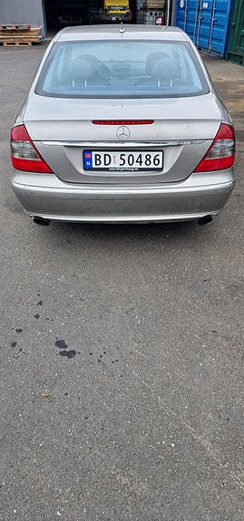 Mercedes-Benz E200 2 of 20