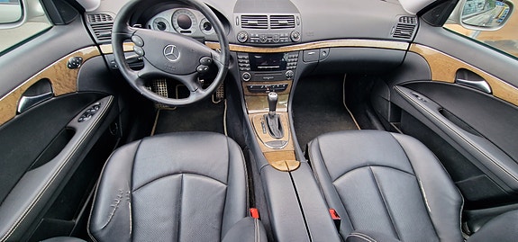 Mercedes-Benz E200 15 of 20