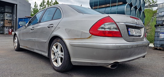 Mercedes-Benz E200 8 of 20