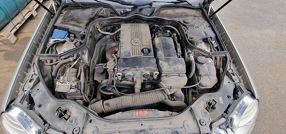 Mercedes-Benz E200 18 of 20