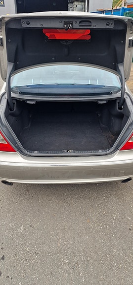 Mercedes-Benz E200 12 of 20