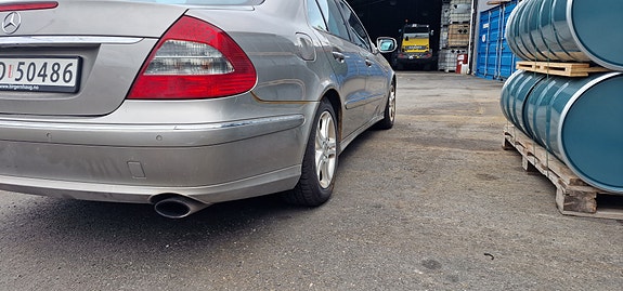 Mercedes-Benz E200 7 of 20