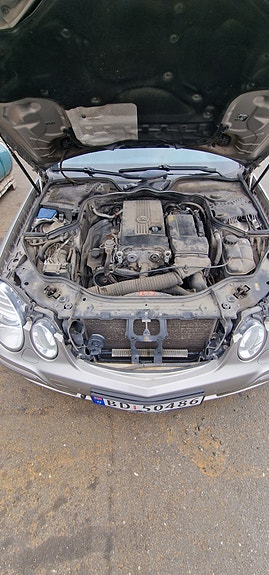 Mercedes-Benz E200 17 of 20