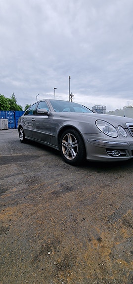 Mercedes-Benz E200 3 of 20