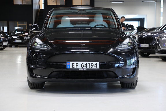 Tesla Model Y 3 of 30