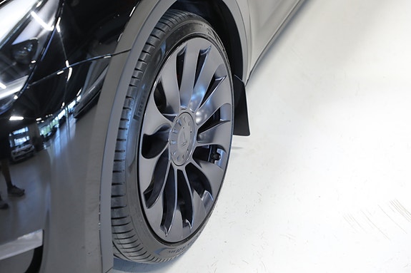 Tesla Model Y 30 of 30