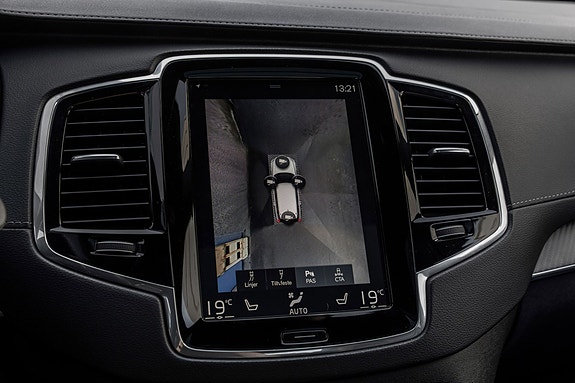 Volvo XC90 25 of 30