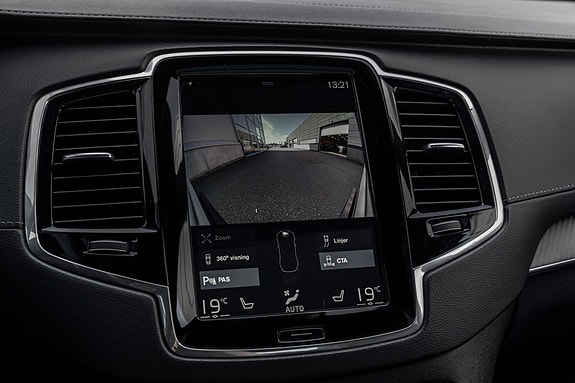 Volvo XC90 27 of 30