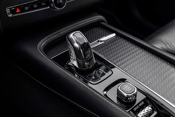 Volvo XC90 12 of 30