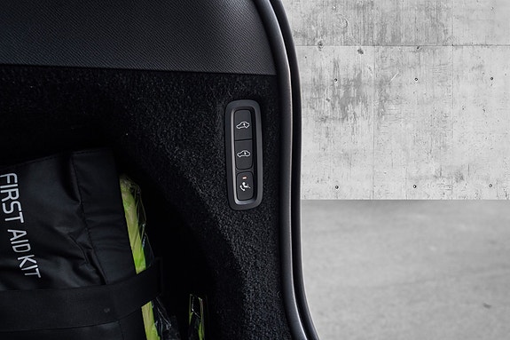 Volvo XC90 30 of 30