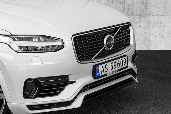 Volvo XC90 3 of 30
