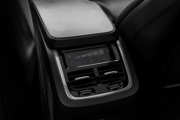 Volvo XC90 17 of 30