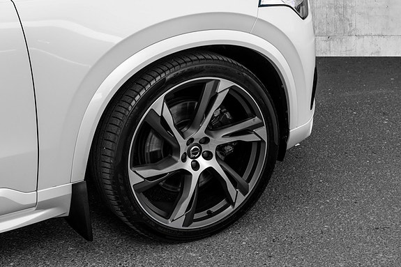 Volvo XC90 9 of 30