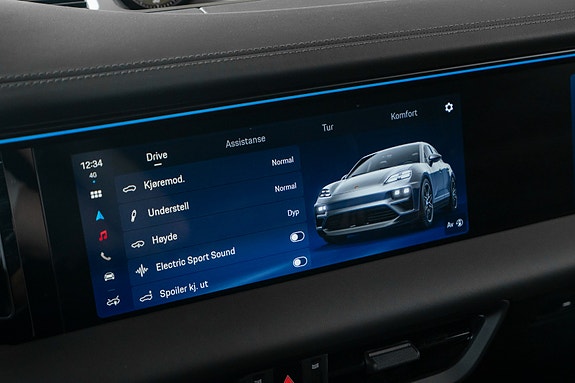 Porsche Macan Turbo 29 of 30