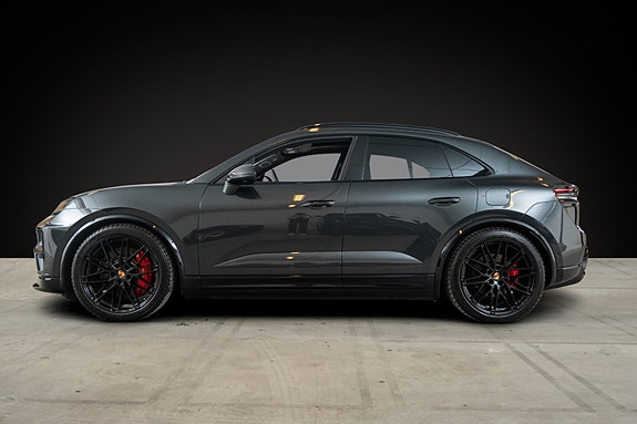 Porsche Macan Turbo 5 of 30