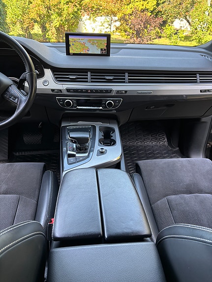 Audi Q7 11 of 25