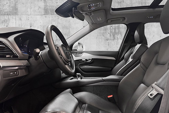 Volvo XC90 25 of 30