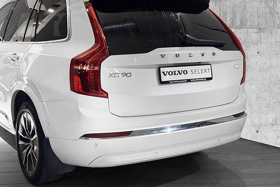 Volvo XC90 4 of 30