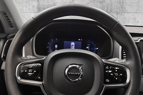 Volvo XC90 18 of 30