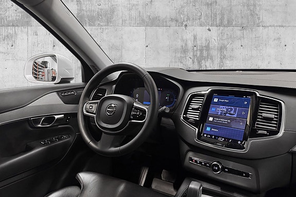 Volvo XC90 28 of 30