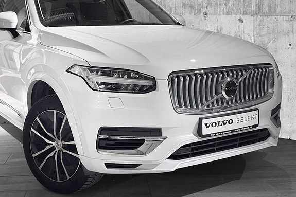 Volvo XC90 3 of 30